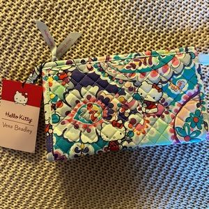 Vera Bradley Hello Kitty Paisley Trapeze Cosmetic Bag Zip Travel Pouch Limited